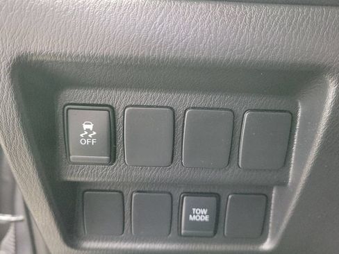 Used 2020 Nissan Pathfinder S FWD image 30