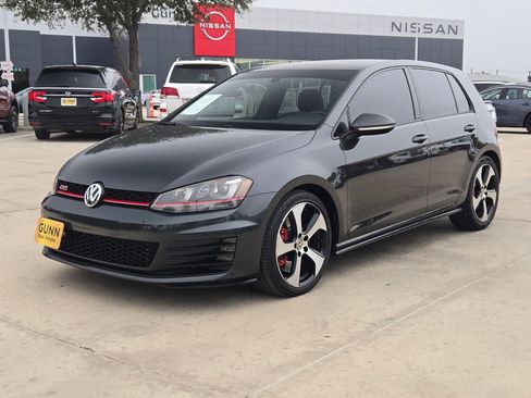 Used 2017 Volkswagen GTI SE image 3