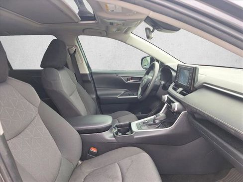 Certified 2019 Toyota RAV4 XLE image 17