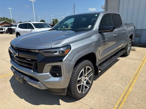 Used 2024 Chevrolet Colorado Z71 w/ Z71 Convenience Package 2 AWD/4WD image 3