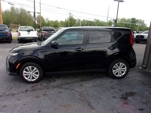 Used 2021 Kia Soul LX image 1