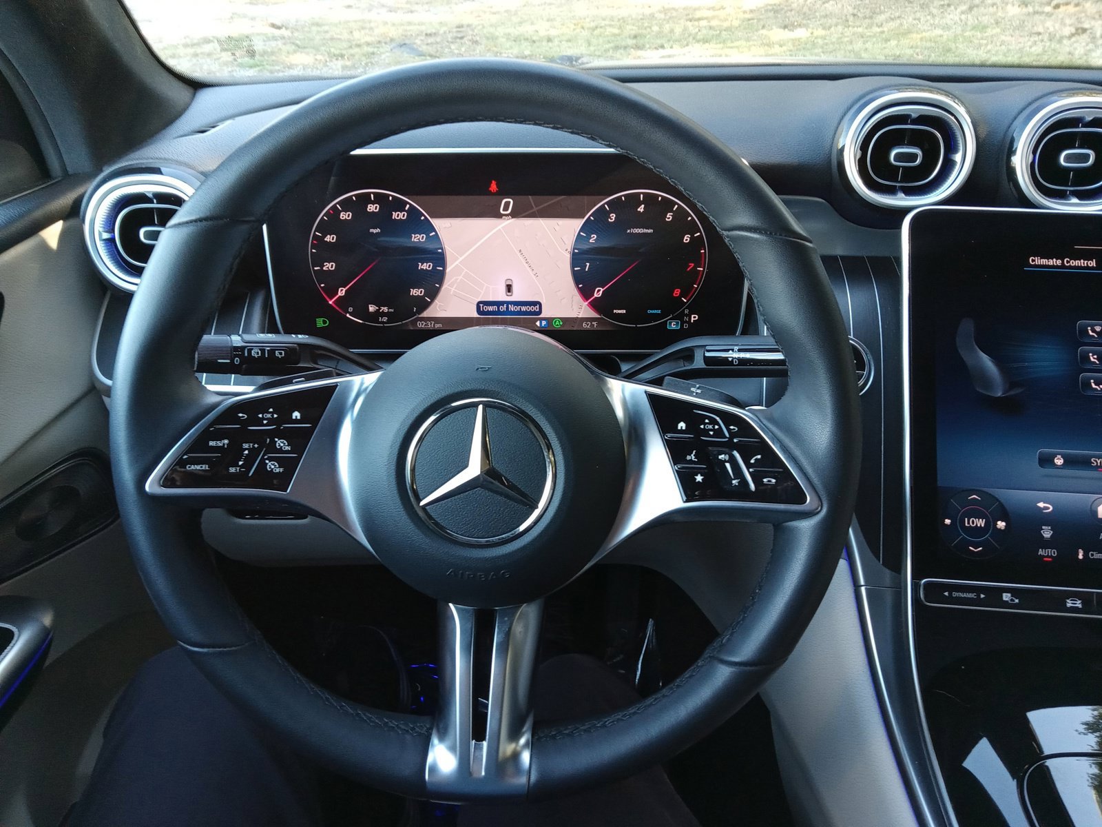 Used 2025 Mercedes-Benz GLC 300 4MATIC image 14