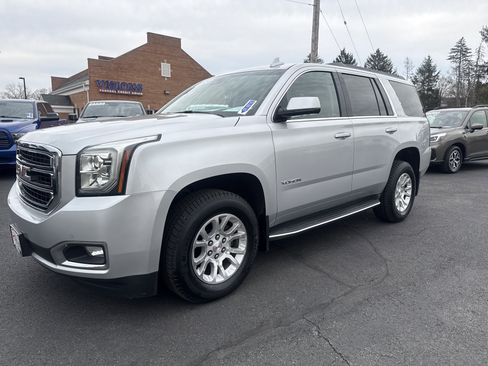 Used 2017 GMC Yukon SLT image 1