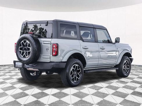 Used 2022 Ford Bronco Outer Banks AWD/4WD image 13