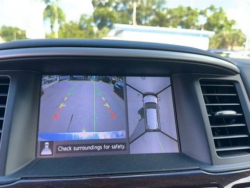Used 2015 Nissan Pathfinder Platinum FWD image 14
