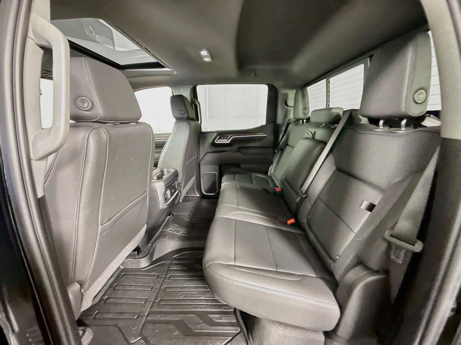 New 2026 GMC Sierra 1500 SLT AWD/4WD image 19