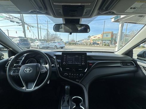 Used 2021 Toyota Camry LE image 11