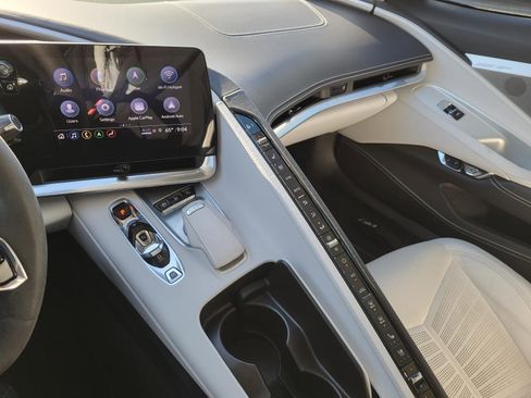 Used 2022 Chevrolet Corvette Stingray Premium Cpe w/ Z51 Performance Package image 16