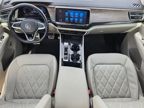 Used 2025 Volkswagen Atlas SEL Premium R-Line image 20