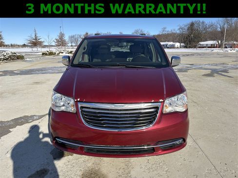 Used 2016 Chrysler Town & Country Touring-L image 26