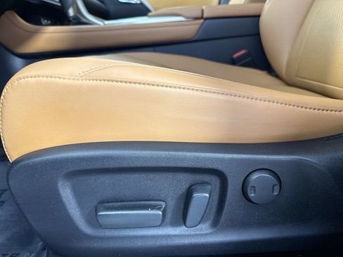 Certified 2022 Lexus RX 350L Premium w/ Premium Package AWD/4WD image 25