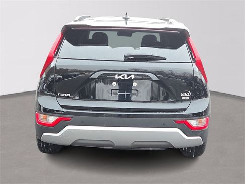 Certified 2023 Kia Niro EX image 5