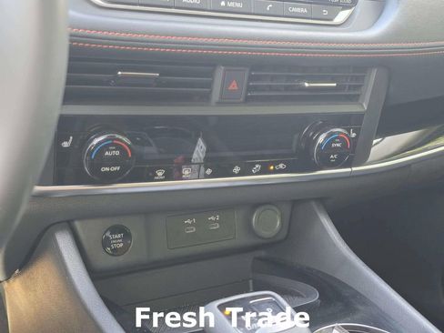 Used 2025 Nissan Rogue SV AWD/4WD image 16