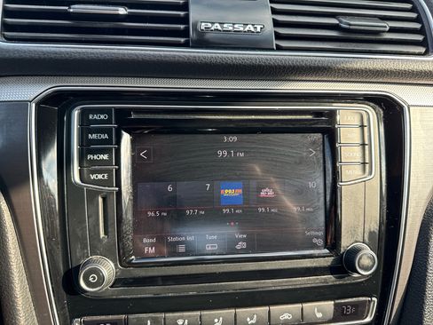 Used 2018 Volkswagen Passat 2.0T S image 18