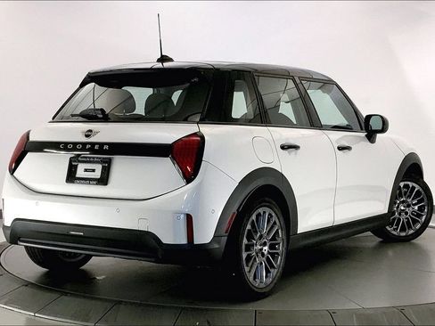 Used 2026 MINI Cooper 4-Door Hardtop FWD image 12