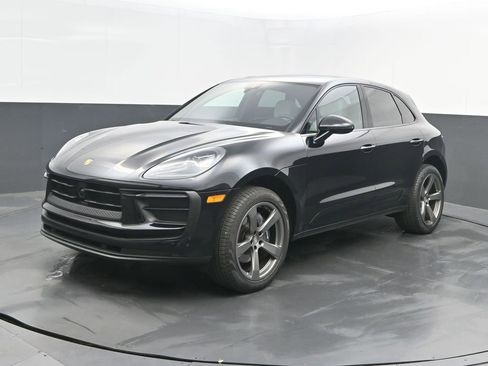 New 2025 Porsche Macan image 1