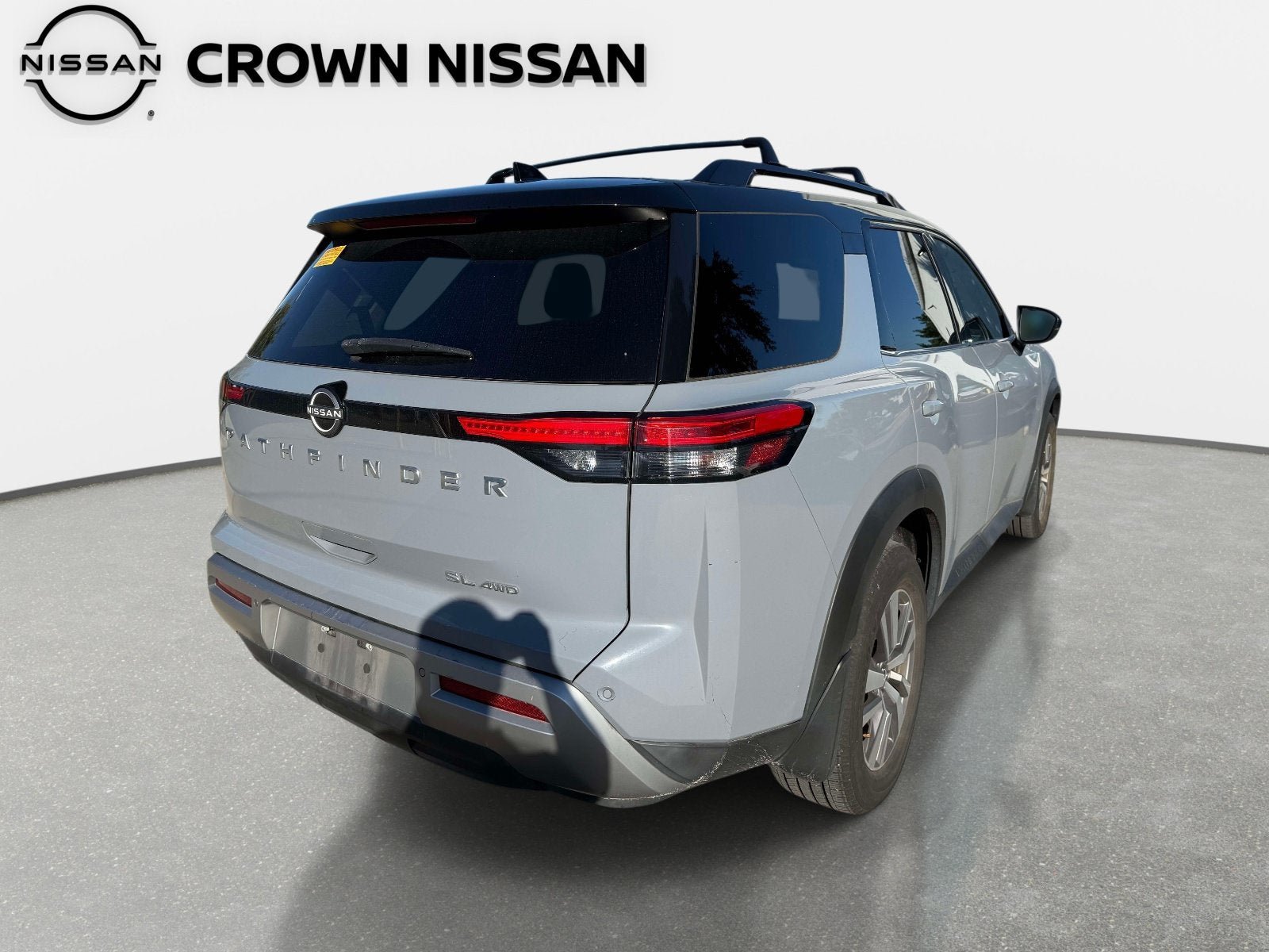 Used 2022 Nissan Pathfinder SL AWD/4WD image 6