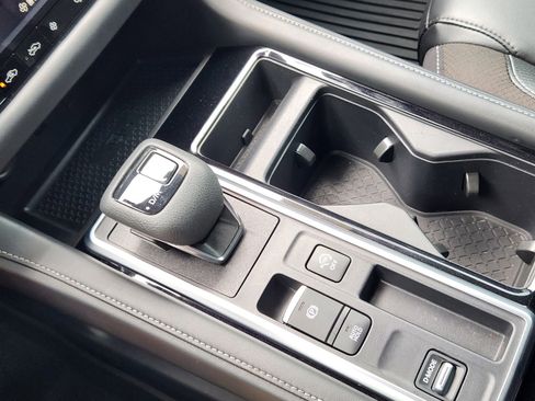 Used 2023 Nissan Pathfinder SL w/ SL Premium Package image 17