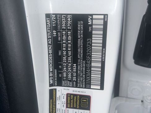 Used 2025 Mercedes-Benz GLC 300 4MATIC image 35