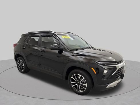 Used 2025 Chevrolet TrailBlazer LT w/ Convenience Package AWD/4WD image 7