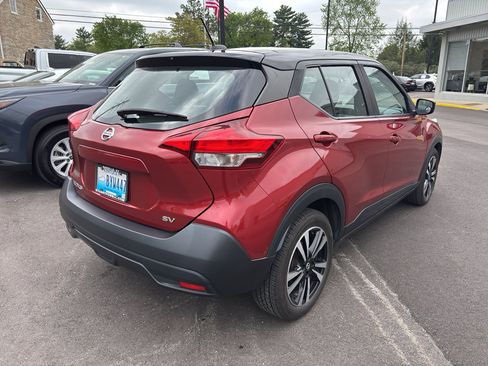 Used 2019 Nissan Kicks SV image 4
