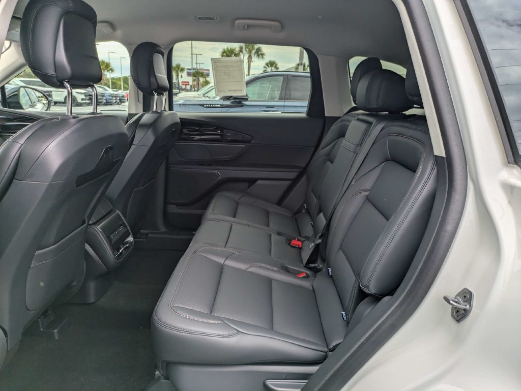 New 2026 Lincoln Nautilus Premier AWD/4WD image 14
