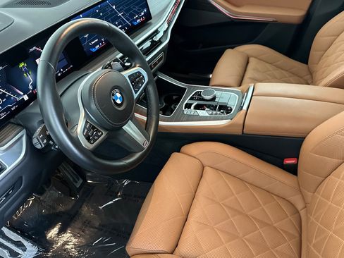Used 2024 BMW X5 sDrive40i w/ M Sport Package RWD image 9