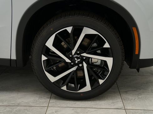 Used 2024 Mitsubishi Outlander SE image 40