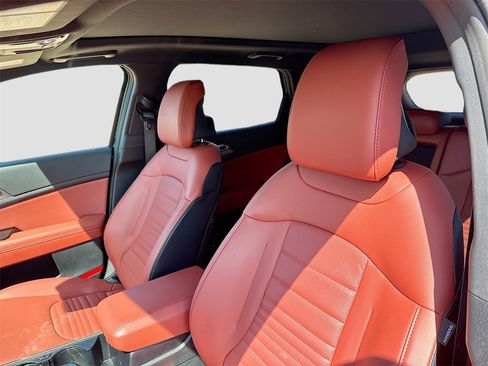 Used 2025 Kia Sportage SX image 12