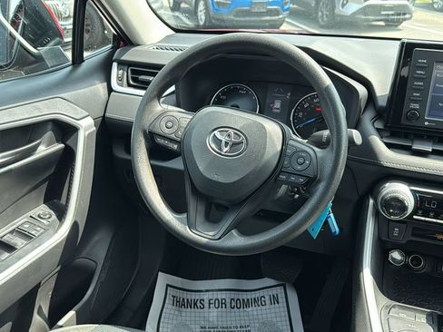 Used 2022 Toyota RAV4 LE AWD/4WD image 23