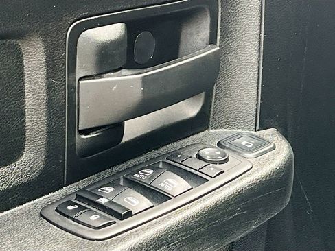 Used 2023 RAM 2500 Tradesman w/ Chrome Appearance Group AWD/4WD image 18