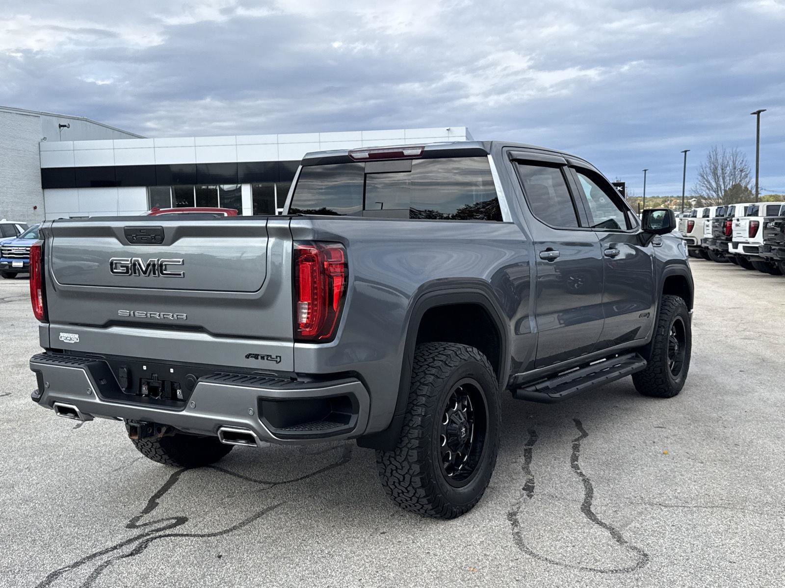 Used 2020 GMC Sierra 1500 AT4 w/ AT4 Premium Package AWD/4WD image 10
