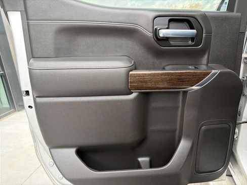 Used 2021 GMC Sierra 1500 SLE w/ X31 Off-Road Package image 16