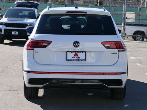 Used 2022 Volkswagen Tiguan SE R-Line image 6