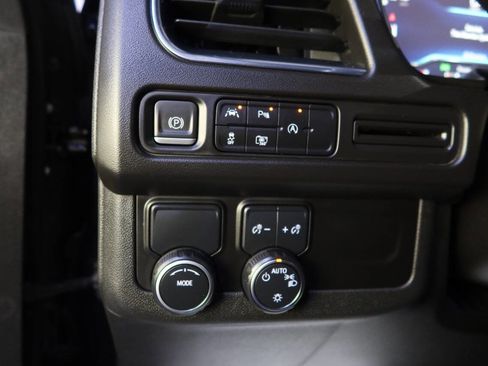 Used 2023 Chevrolet Tahoe RST w/ Luxury Package RWD image 30