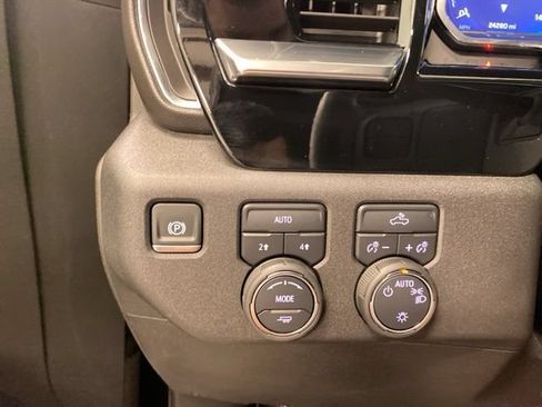 Used 2024 Chevrolet Silverado 1500 LT AWD/4WD image 15