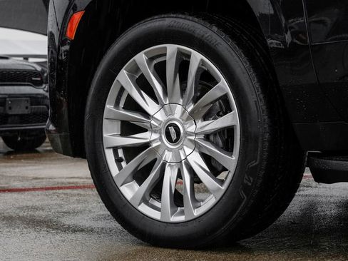 Used 2021 Cadillac Escalade ESV Premium Luxury image 61