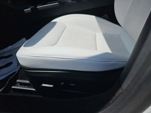 Used 2024 Tesla Model 3 Long Range RWD image 31