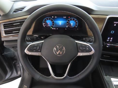 New 2026 Volkswagen Atlas SE image 16