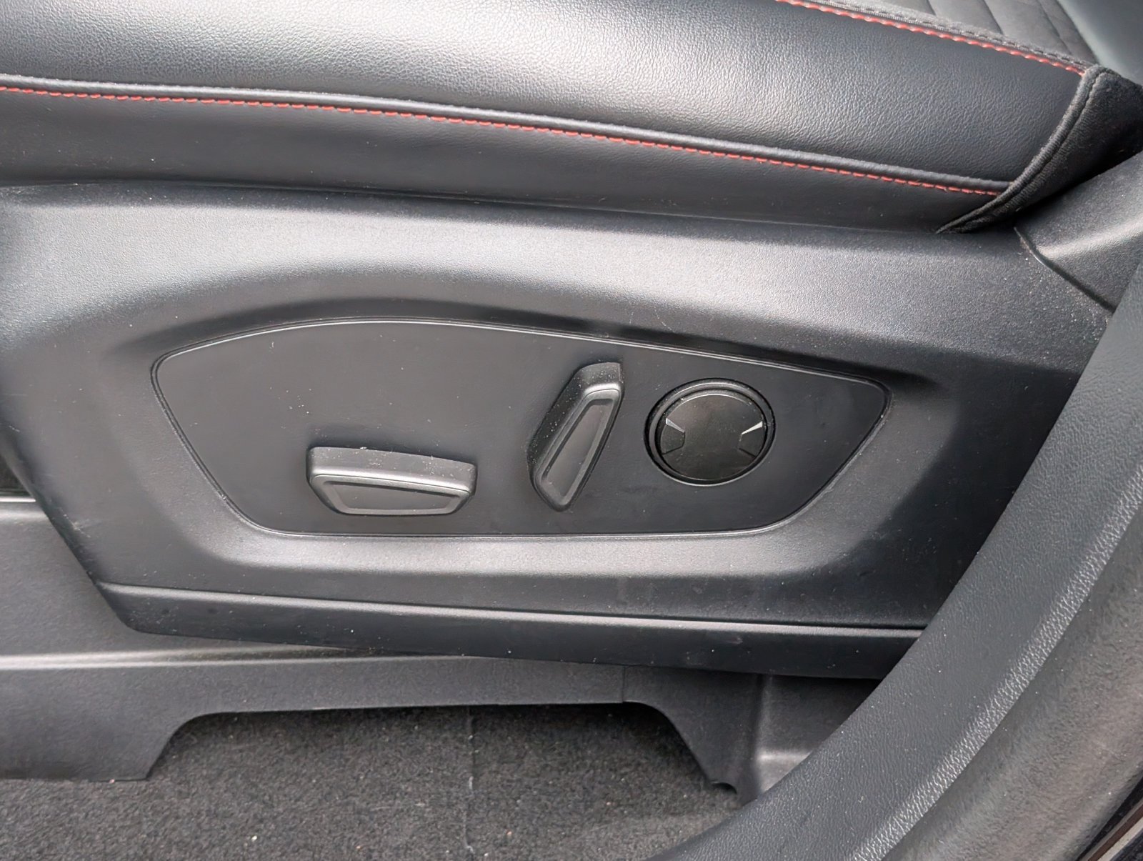 Used 2026 Ford Explorer ST-Line AWD/4WD image 16