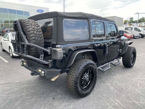 Used 2018 Jeep Wrangler Unlimited Sport S AWD/4WD image 7