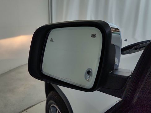 Used 2021 Jeep Grand Cherokee Limited w/ Luxury Group II RWD image 24