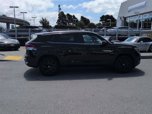 Used 2024 Volkswagen Atlas Cross Sport SE w/ Panoramic Sunroof Package AWD/4WD image 5