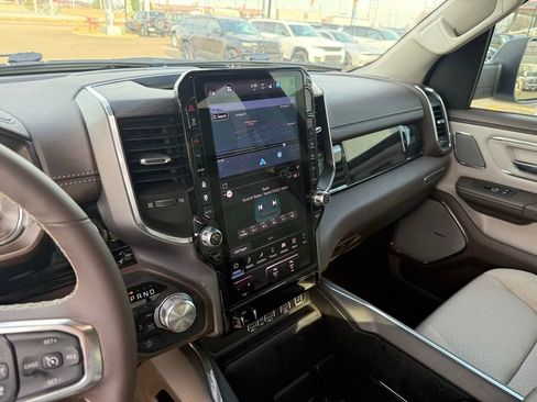 Used 2025 RAM 1500 Laramie image 16