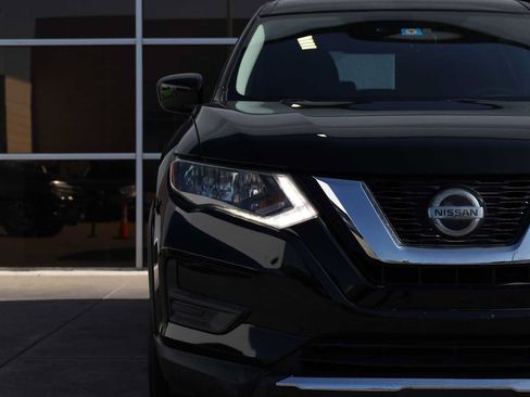 Used 2019 Nissan Rogue S AWD/4WD image 44