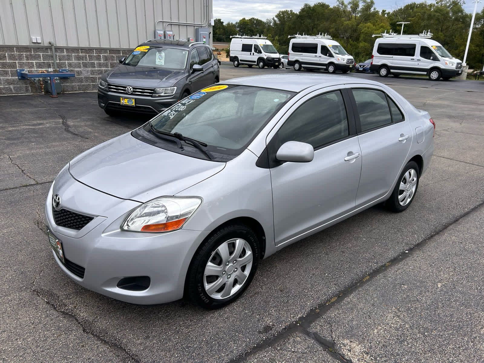 Used 2009 Toyota Yaris Sedan w/ Convenience Pkg FWD image 7