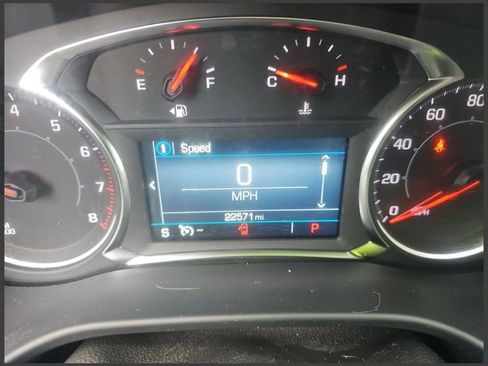 Used 2023 GMC Acadia SLE w/ Driver Convenience Package image 16