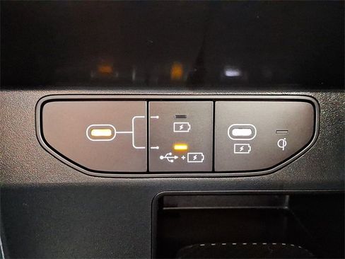 Certified 2025 Kia Sorento SX image 25