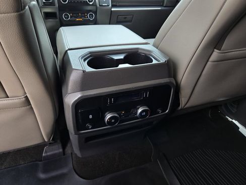 Used 2020 Ford Expedition XLT w/ Equipment Group 201A RWD image 15