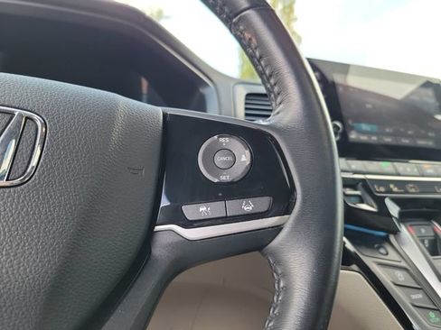 Certified 2024 Honda Odyssey Touring image 18